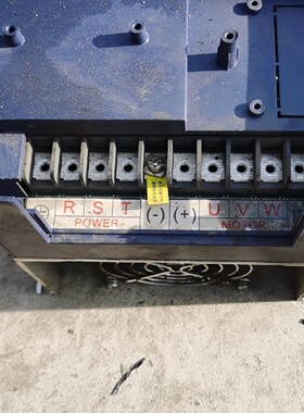 汇川变频器5.5KW型号MD320T5.5GBXC17