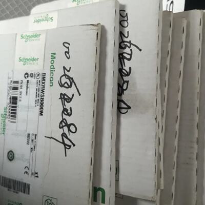 议价Schneider记忆卡BMXRWSB000M全新现货