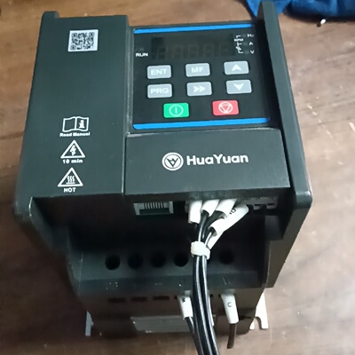 询价-远华0.75千瓦变频器型号M12S0007B一台成色