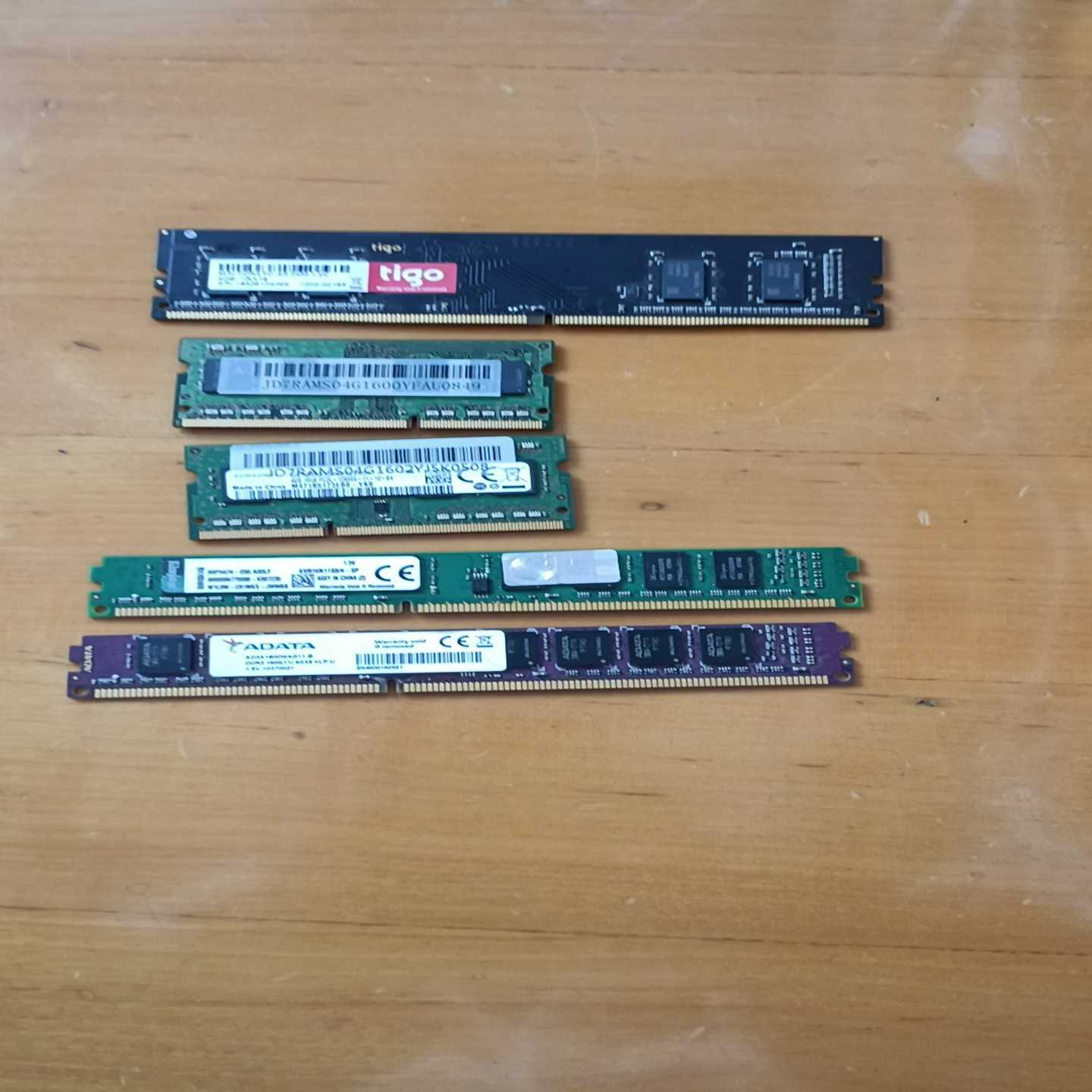 现代海力士4GDDR4内存条，几乎全新，功能完好无维修！5--议价商