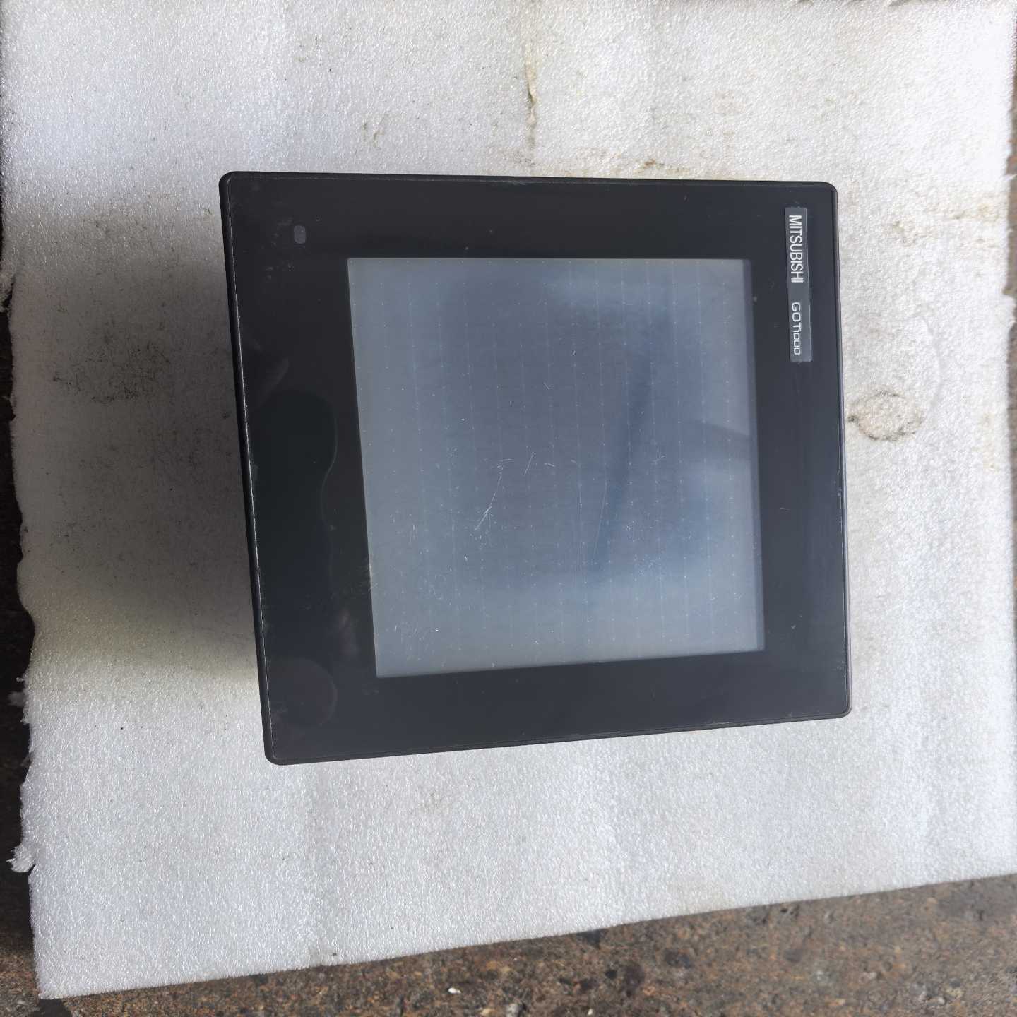 三菱触摸屏，GT1050-QBBD-C，二手拆机，实物拍摄，--议价商品