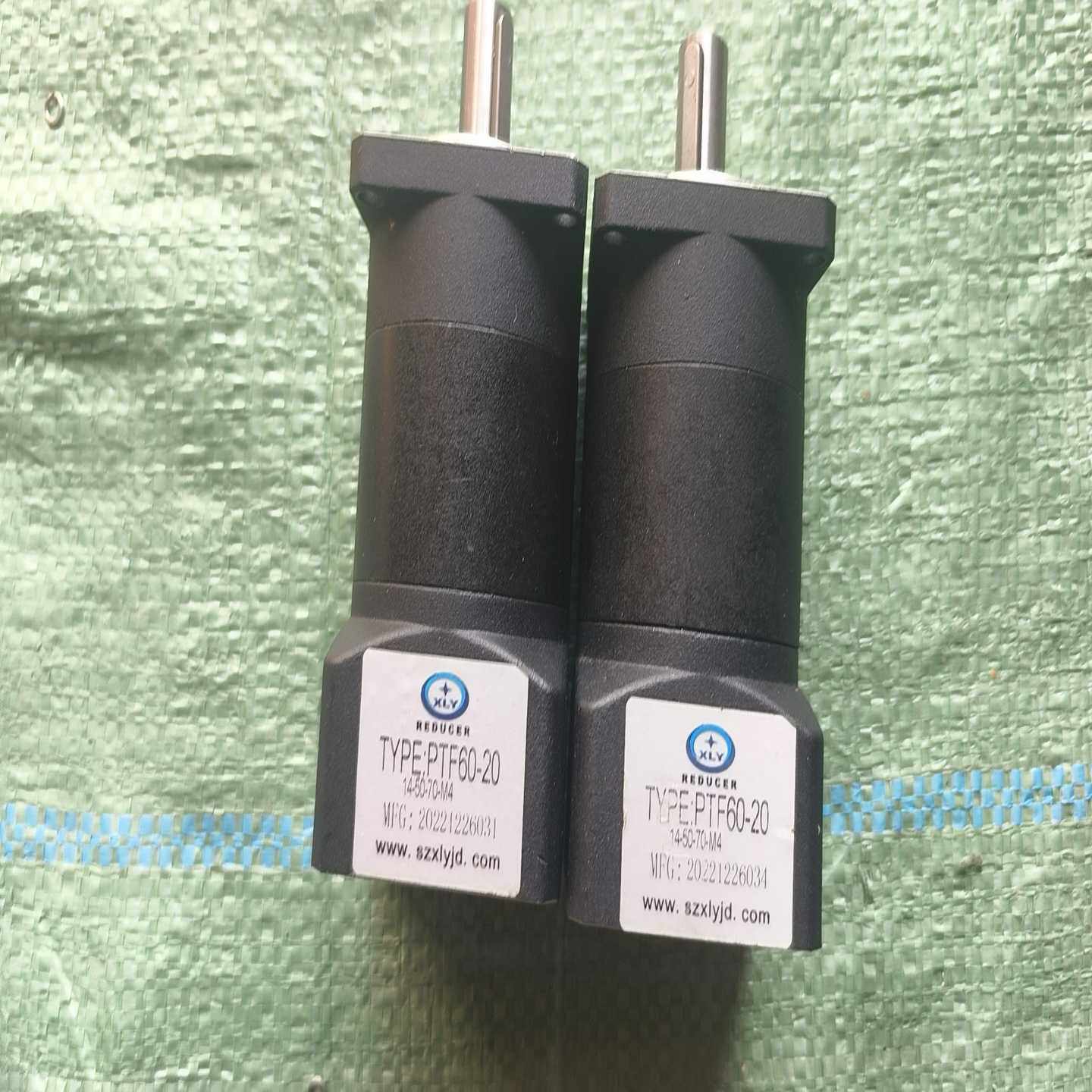 询价~品牌减速机  PTF60-20  2个  如图  实