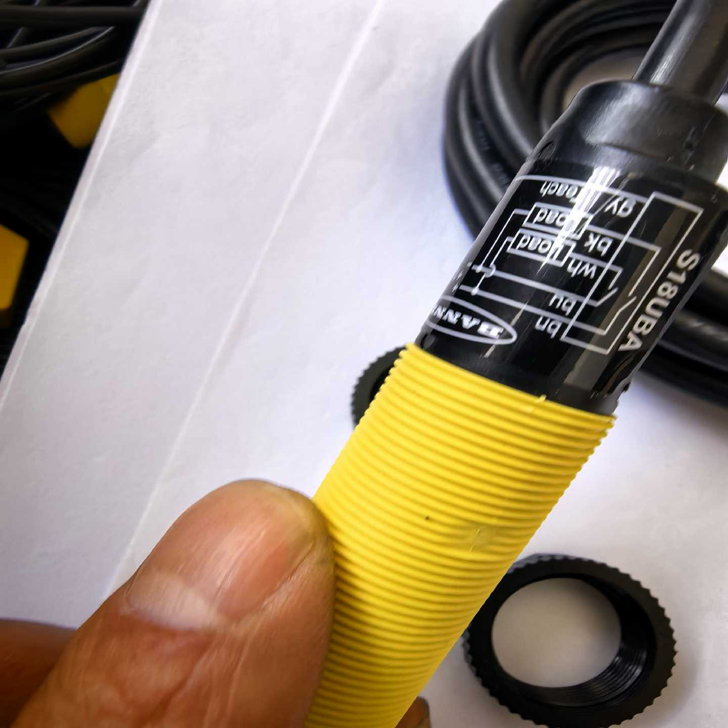 询价邦纳超声波传感器S18UBA，1个原装正品全新没有包装功能包