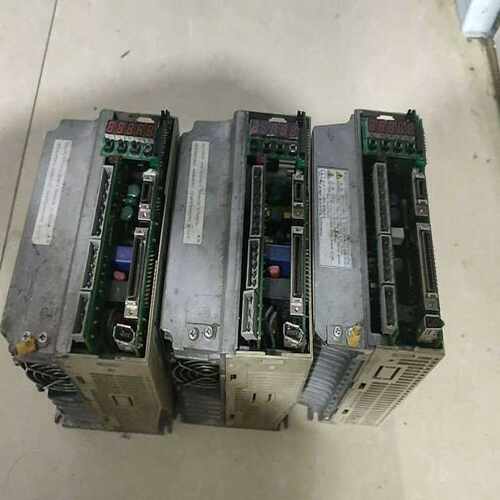 议价-安川驱动AC-0UTPUT驱动1Kw1.5KW成色如图配件