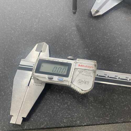 日本三丰Mitutoyo数显卡尺，型号CDN-P20PMX，议价