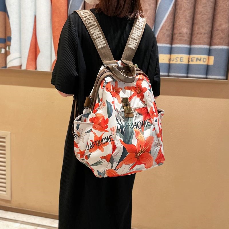 外出轻便旅行双肩包女2024新款时尚洋气女士背包防水大容量旅游包