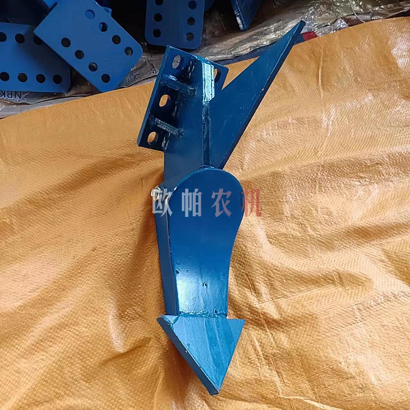 旋耕机中间犁尖新型分土犁加厚耐磨旋耕机通用型防缠草犁体
