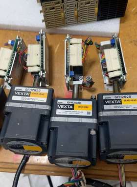 东方步进，驱动器AXHD30K  配电机  AXHM230K