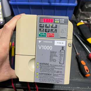 V1000变频器VZAB0P7BAA 220 1.1KW