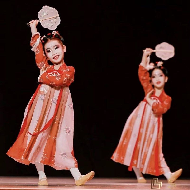 俏古典舞儿童演出服女童汉服中国风阳春三月舞蹈服胭脂妆表演服,童装/婴儿装/亲子装,汉服,淘宝优惠券,粉丝福利购,淘宝优惠卷