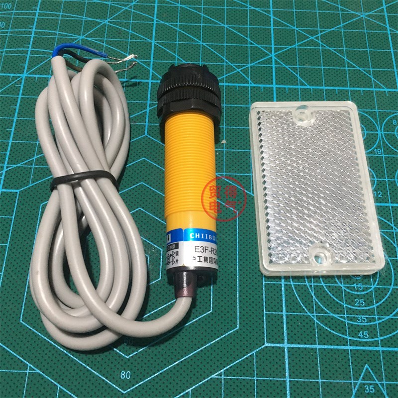 E3F-R2NK沪工CHIIB漫反射光电开关直流NPN三线常开传感器OMKQN