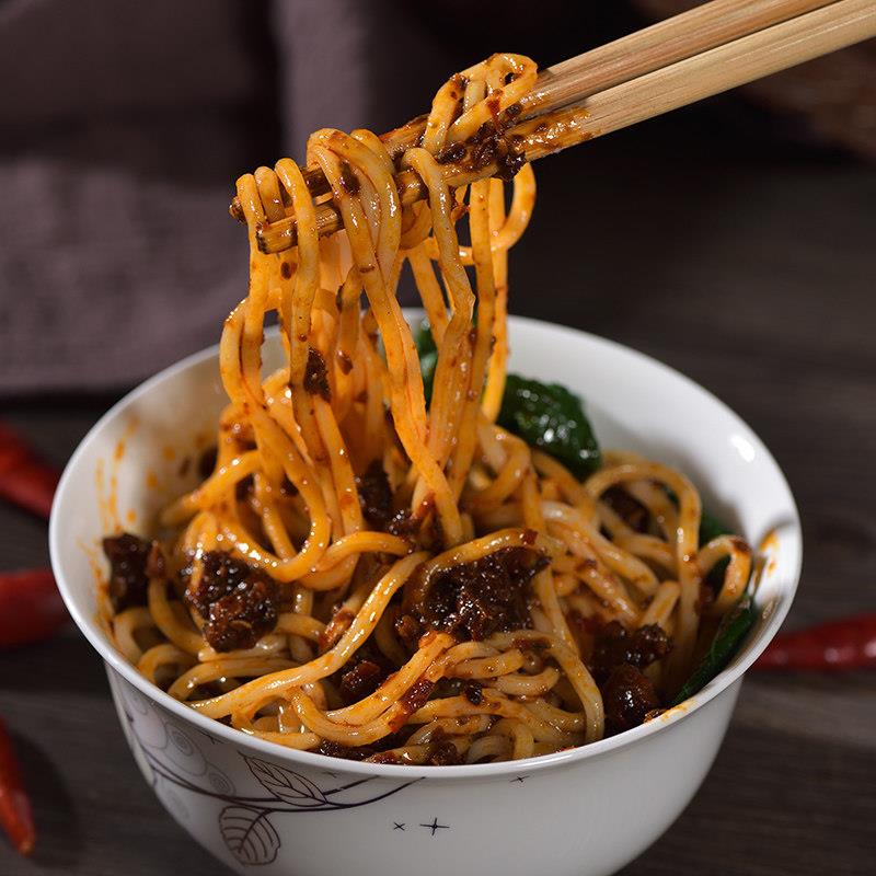正宗五香拌饭酱饭当家牛肉酱香辣酱拌饭酱手工自制五仁油辣椒不辣