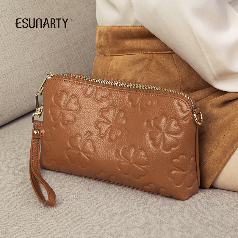 真皮手拿包女2023新款时尚压花可放手机单肩包女士百搭斜挎小包包