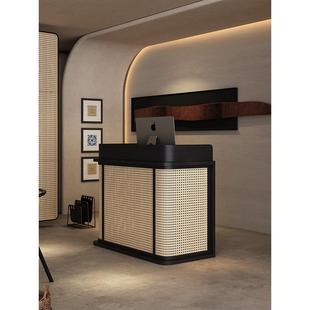 民宿藤编侘寂风收银台店铺小型前台餐饮店门口咨客台接待台迎宾台