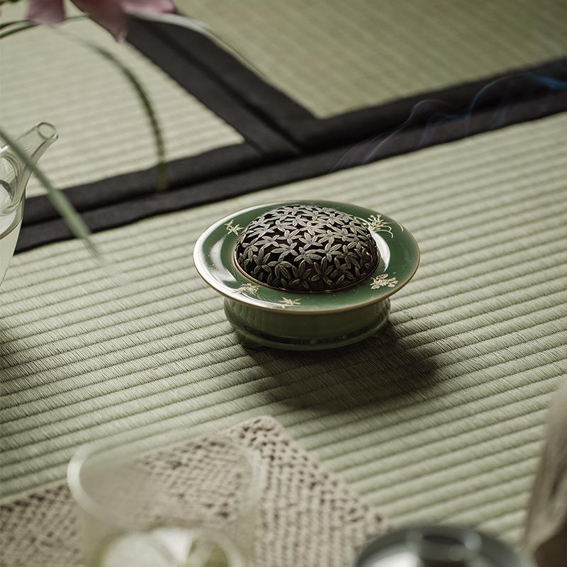 越窑梅子青瓷香炉带铜盖家用室内创意盘香檀香线香插香道驱摆件