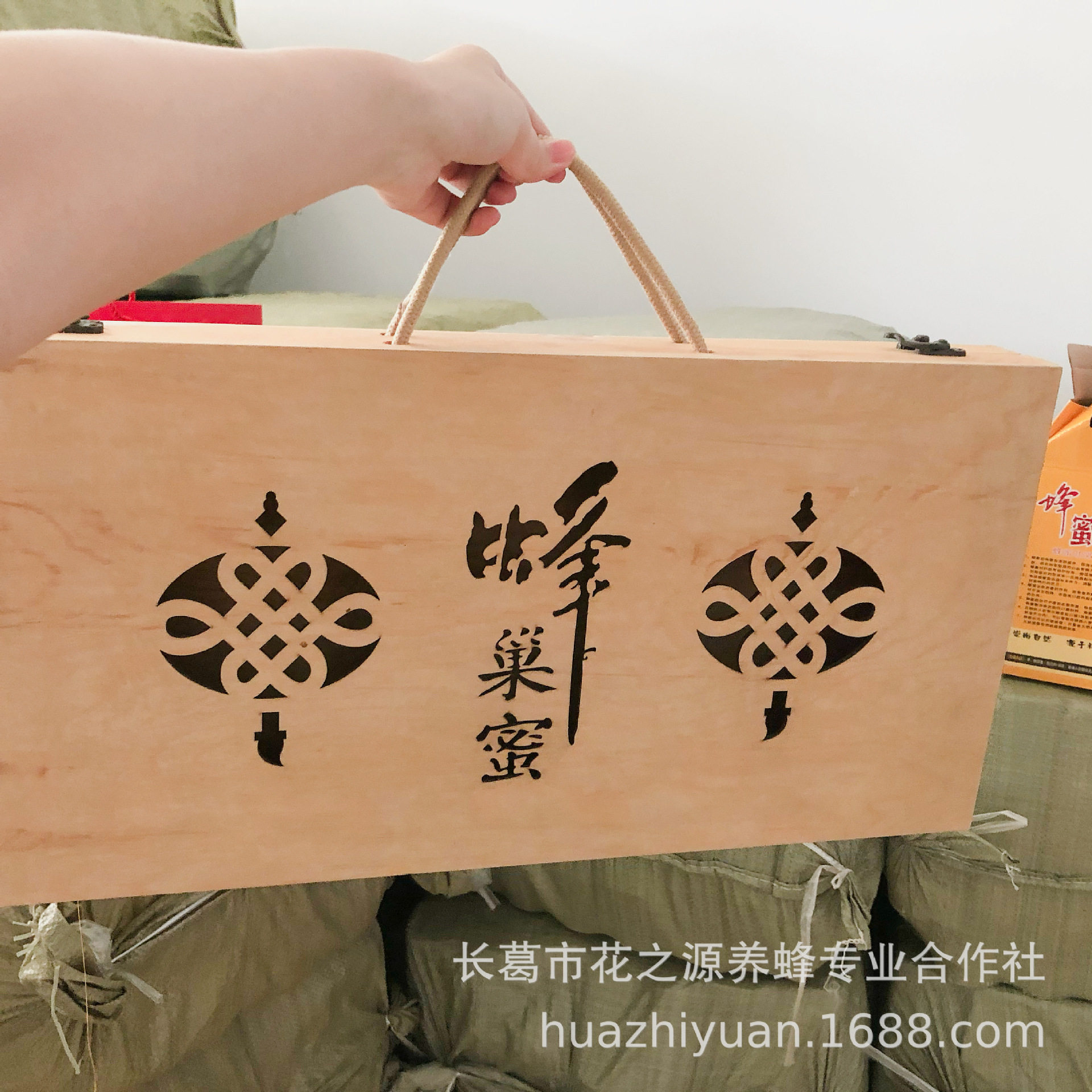 蜂蜜礼盒装500g整张蜂巢蜜枣花蜜礼品土蜂蜜一件