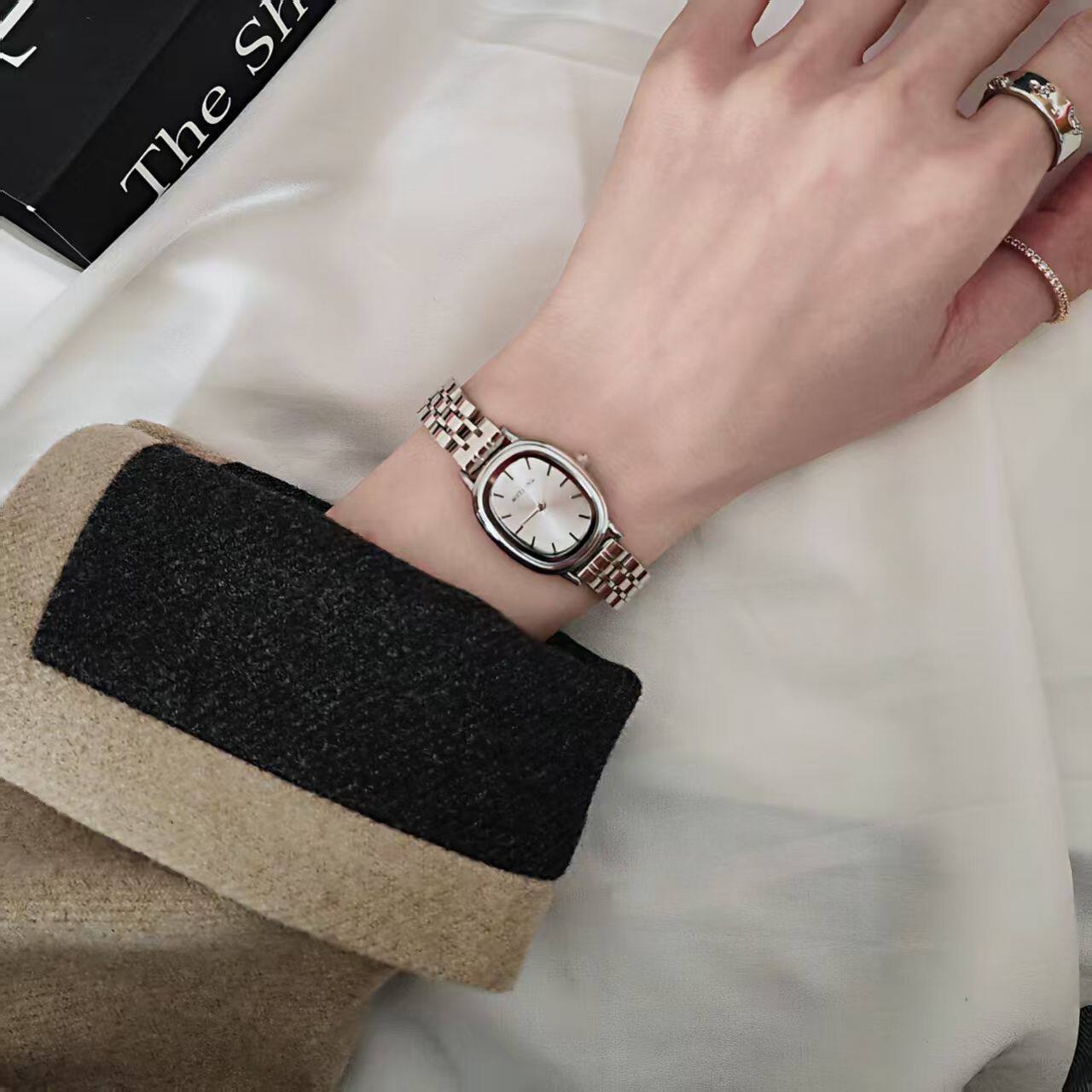 手表女小圆表银色冷淡风