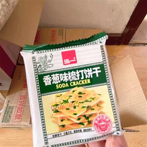 新货香葱味苏打饼干490g梳打饼干咸味酥脆早餐零食整箱小包装