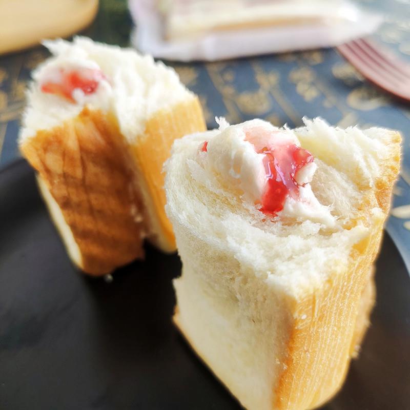 正宗奶盖吐司面包蓝莓草莓