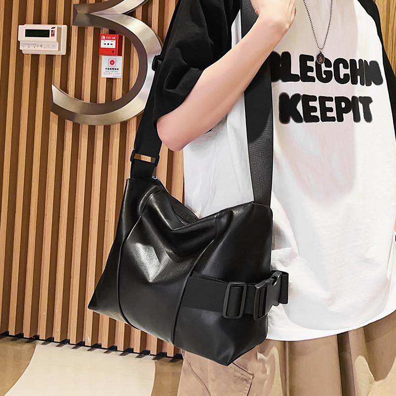 好货包包男士单肩包学生大容量斜挎背包韩版pu挎包男款简约百搭邮