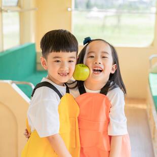 安吉游戏服 大橘籽防水全身儿童男女幼儿园学生二件套雨衣背带雨裤