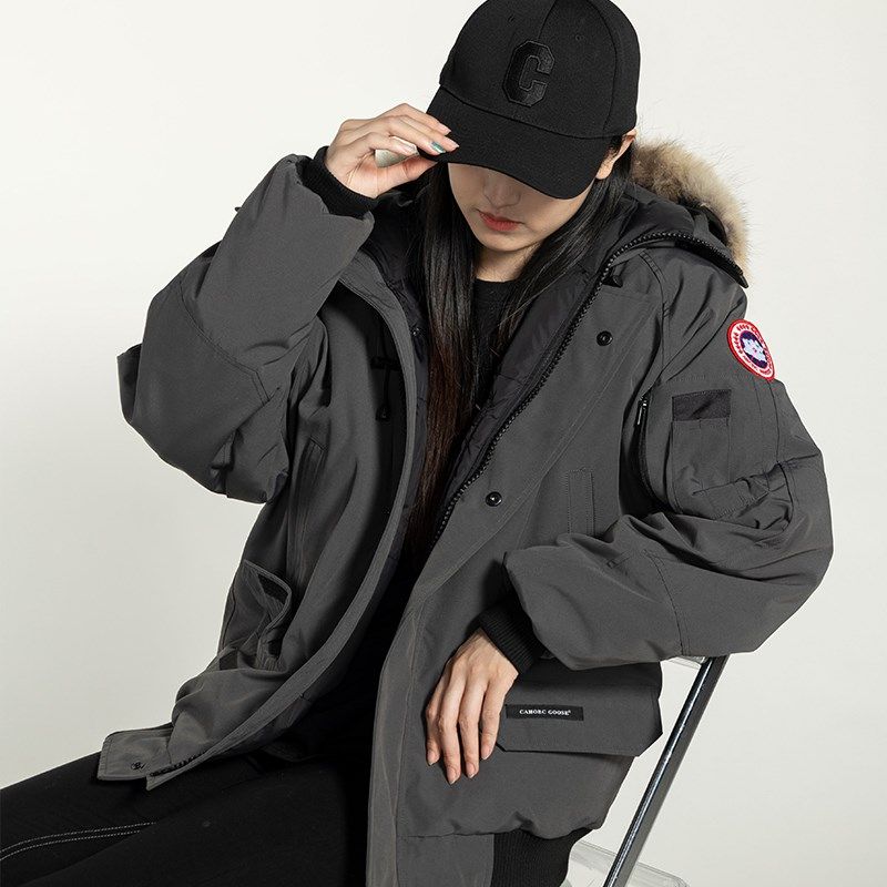 大鹅飞行夹克羽绒服男冬季2023新款加拿大风加厚短款连帽外套女款