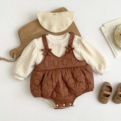 新生儿秋冬装韩版女宝宝背带裤加绒打底衫ins婴儿绗棉冬季包屁衣