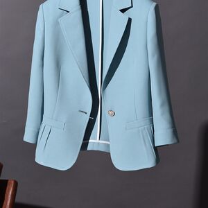 艾薇诺伊中袖小西装女外套2024春夏短款修身白色显瘦职业西服上衣