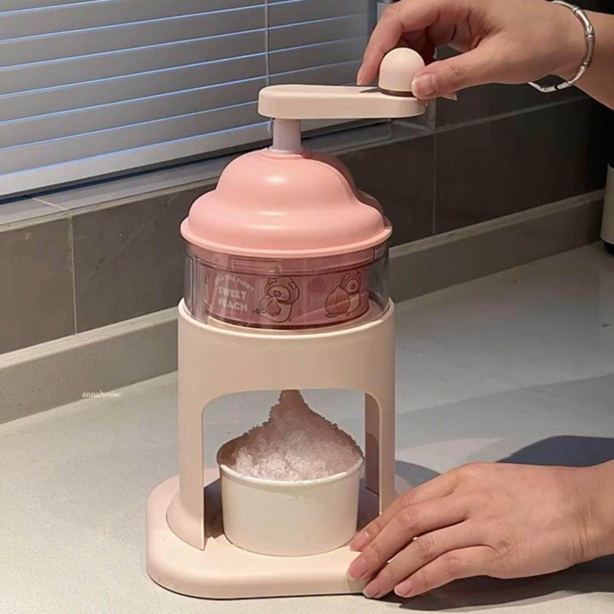 刨冰机家用小型冰沙雹冰机手动绵绵冰沙碎冰机卡通摆摊商用