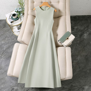 绿色连衣裙夏季2026新款收腰显瘦赫本裙礼服裙法式无袖背心连身裙