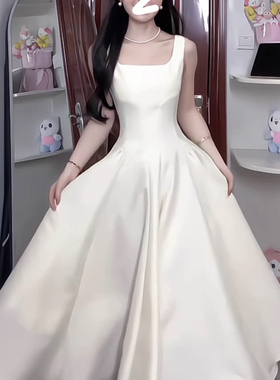 风凉夏白色吊带连衣裙法式茶歇高级感2026新款收腰显瘦礼服小个子
