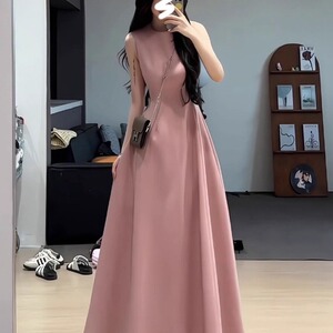 粉色连衣裙女高级感2026新款礼服法式收腰显瘦气质无袖背心连衣裙