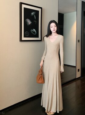 【赠运费险】v领喇叭袖连衣裙