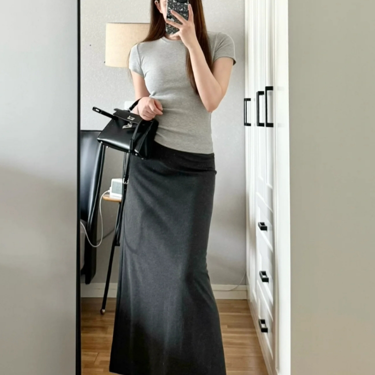 灰色坠感半身裙女御姐穿搭盐系轻熟甜妹纯欲风遮肉显瘦高级感裙子