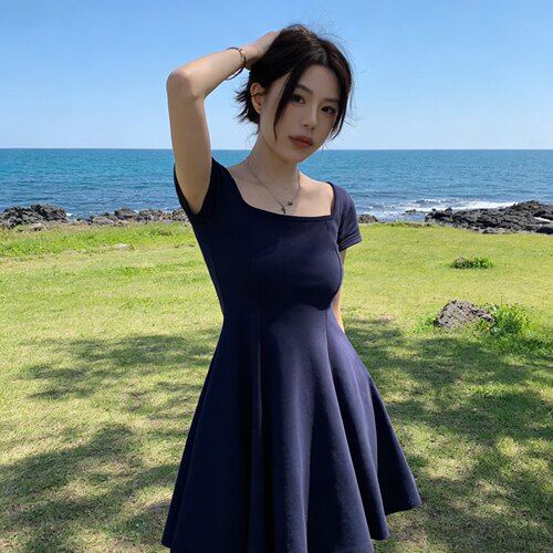 法式显瘦收腰A字连衣裙小个子