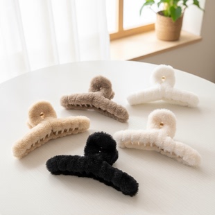 秋冬百搭毛绒抓夹大号毛毛发夹子盘发鲨鱼夹女发抓头饰发饰品轻奢