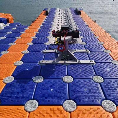 塑料水上浮筒平台摩托艇泊位浮动码头海上水库浮桥钓鱼游泳池