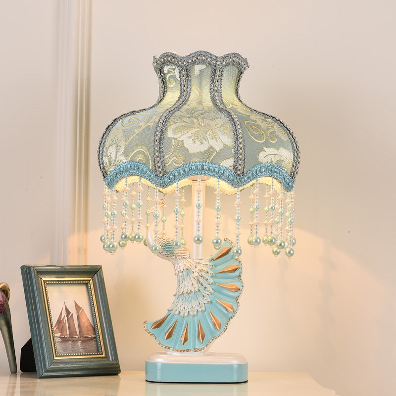 卧室床头灯轻奢插电式家用温馨浪漫月子夜用喂奶可调光主卧小台灯