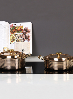 现代样板房间厨房饰品摆件橱柜砧板软装饰不锈钢锅具煎锅汤锅组合