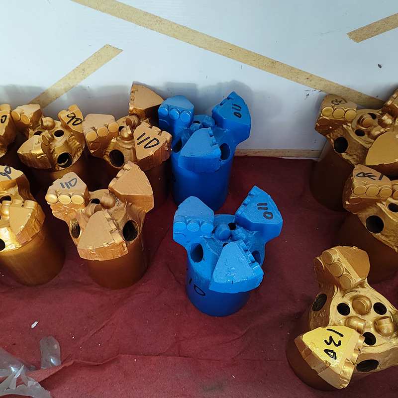 三翼复合片钻头90 110 130 150 PDC三叶钻头洛克钻头圆弧钻头弧角