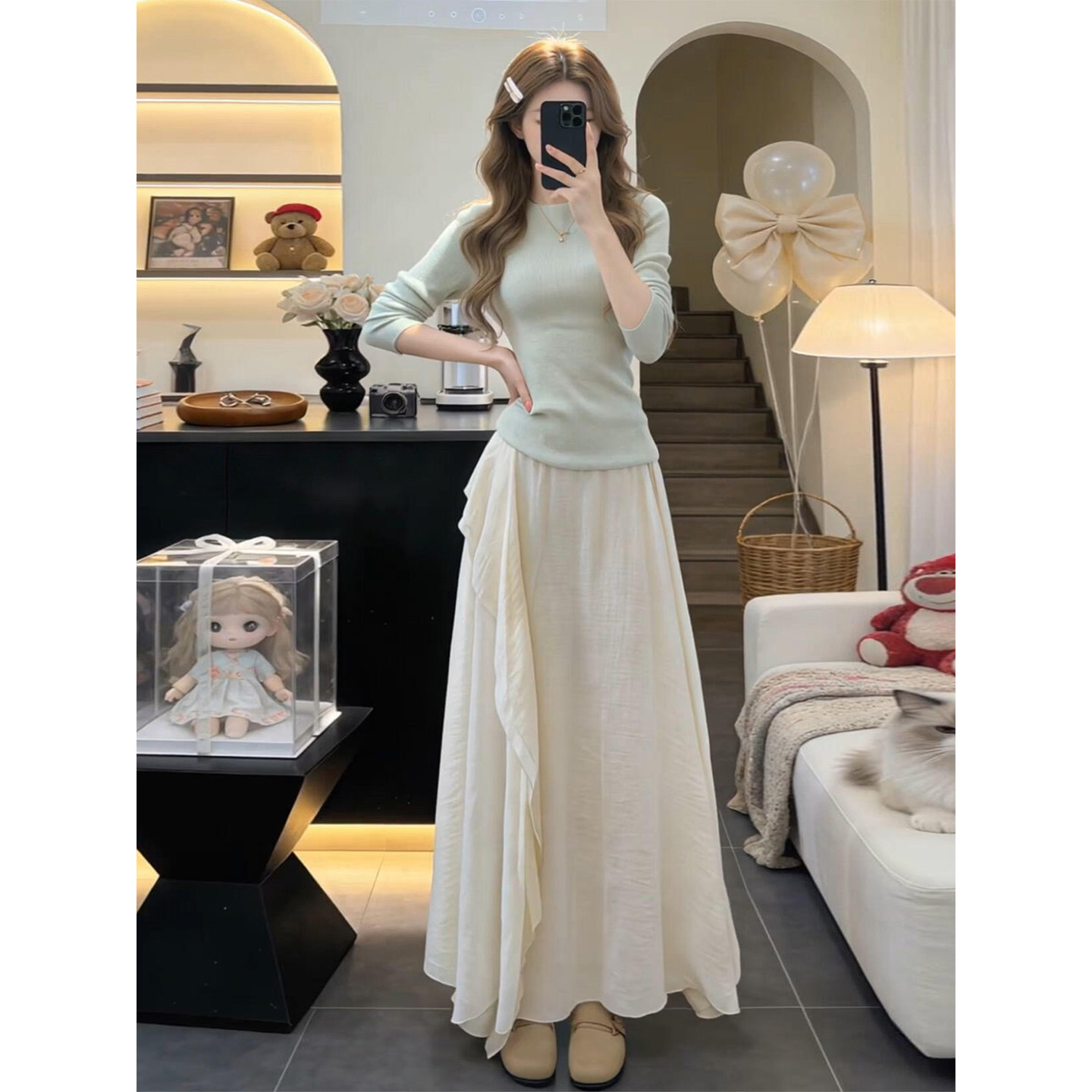 白色小个子香风连衣裙女2026春季新款一字肩修身针织衫上衣套装裙