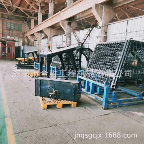 PC2000-8挖掘机发动机缓冲垫21N-01-11120