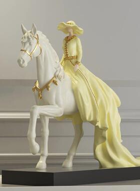 高端轻奢骑马人物艺术摆件创意雕塑办公室桌书房客厅电视柜装饰品