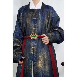 惜物国风 明制汉服织金鎏金卷唐草纹明初对襟方领窄袖打褶袍长衫