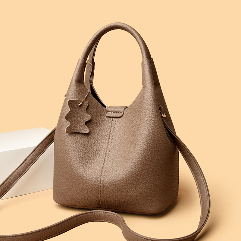 真皮包女2025新款休闲通勤手提包