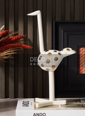 邸高家居 现代样板间入会玄关装饰画 客厅沙发边几托盘鹤