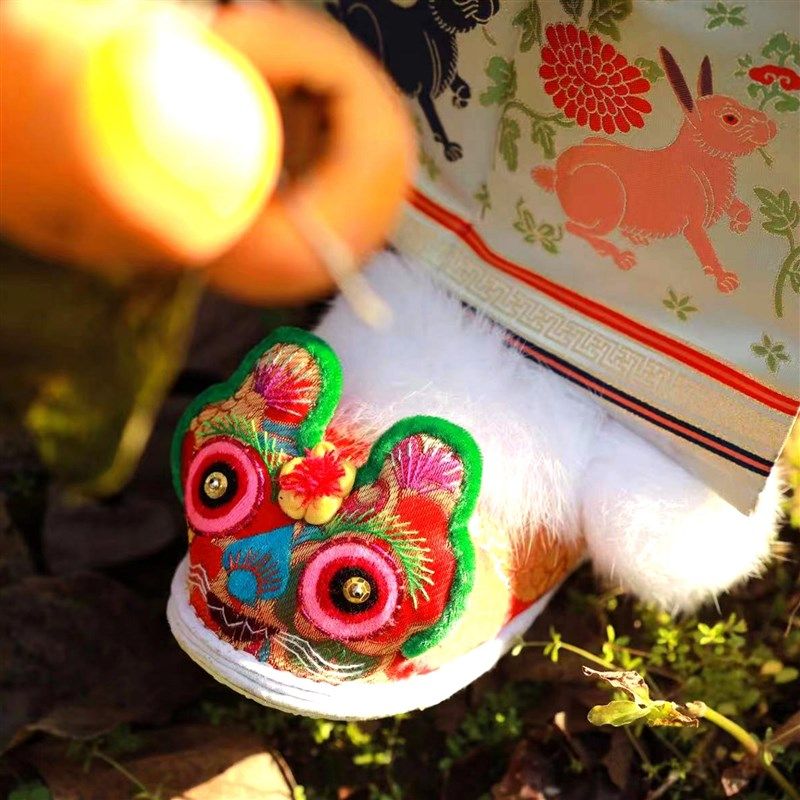 成人汉服鞋新款纯手工千层底平底鞋兔毛传统民族风圆头休闲平跟鞋