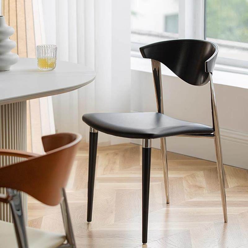 北欧轻奢家用餐桌椅子中古设计师单人马鞍椅现代简约网红靠背茶椅