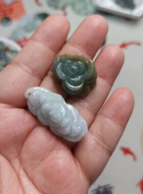 天然翡翠手排雕刻件花花