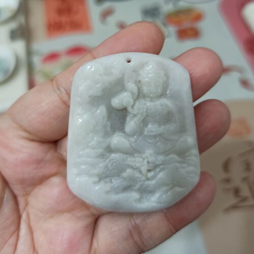 天然翡翠吊坠白底山水佛公